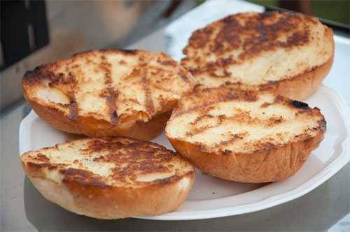 toasted hamburger buns