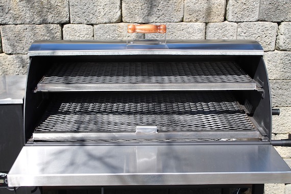 Pitts & Spitts Maverick 1250 pellet grill open