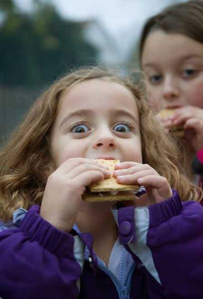 kids eating s'mores