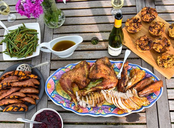 thanksgiving dinner table