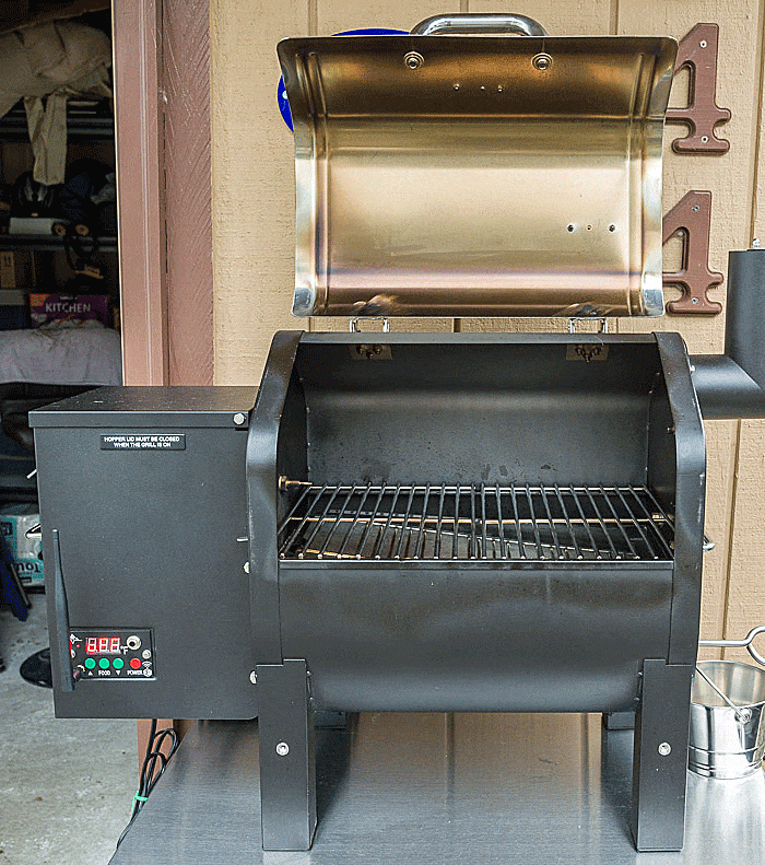 Green Mountain Grills TREK lid up