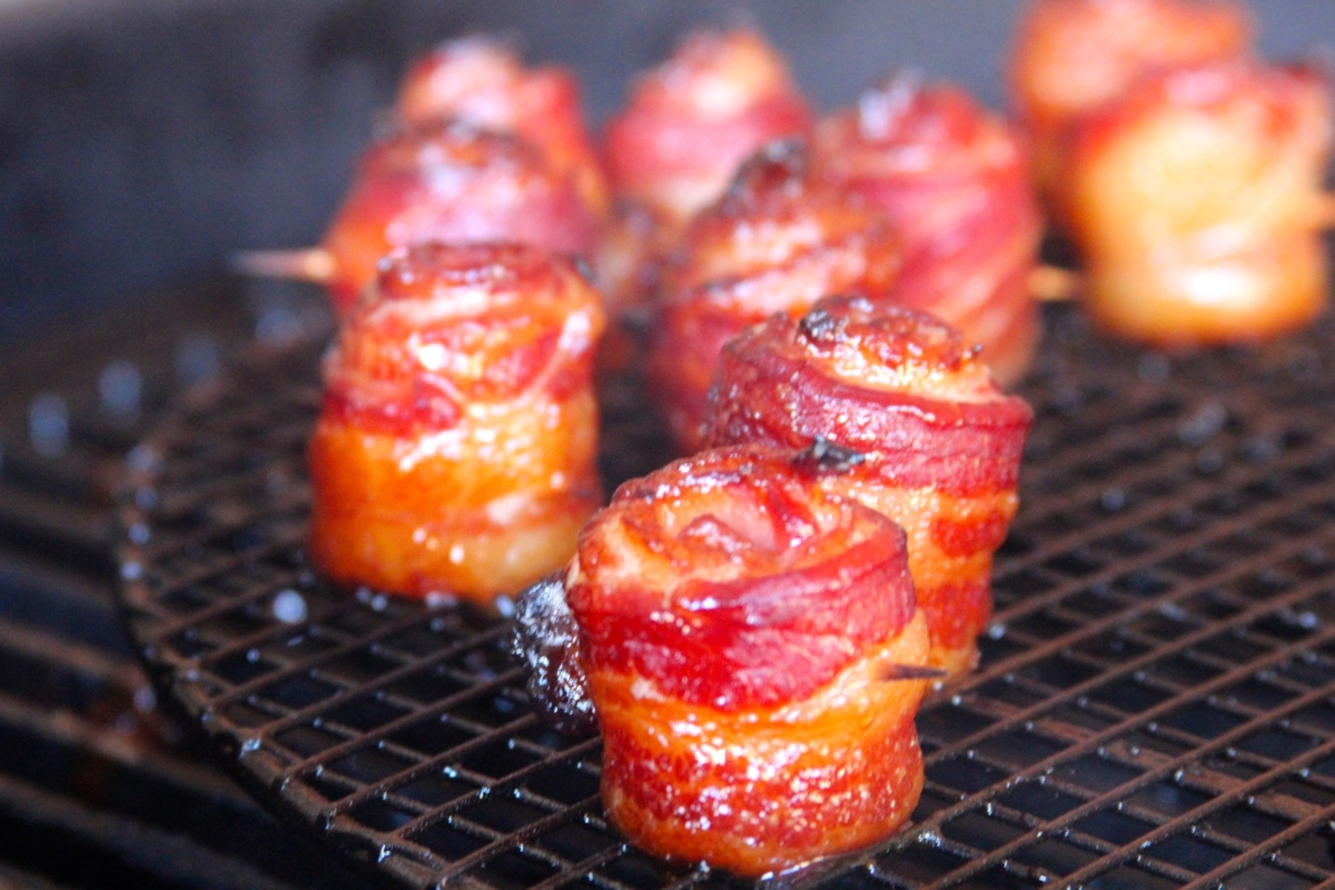 Candied Bacon Roses on grill e1752849696302